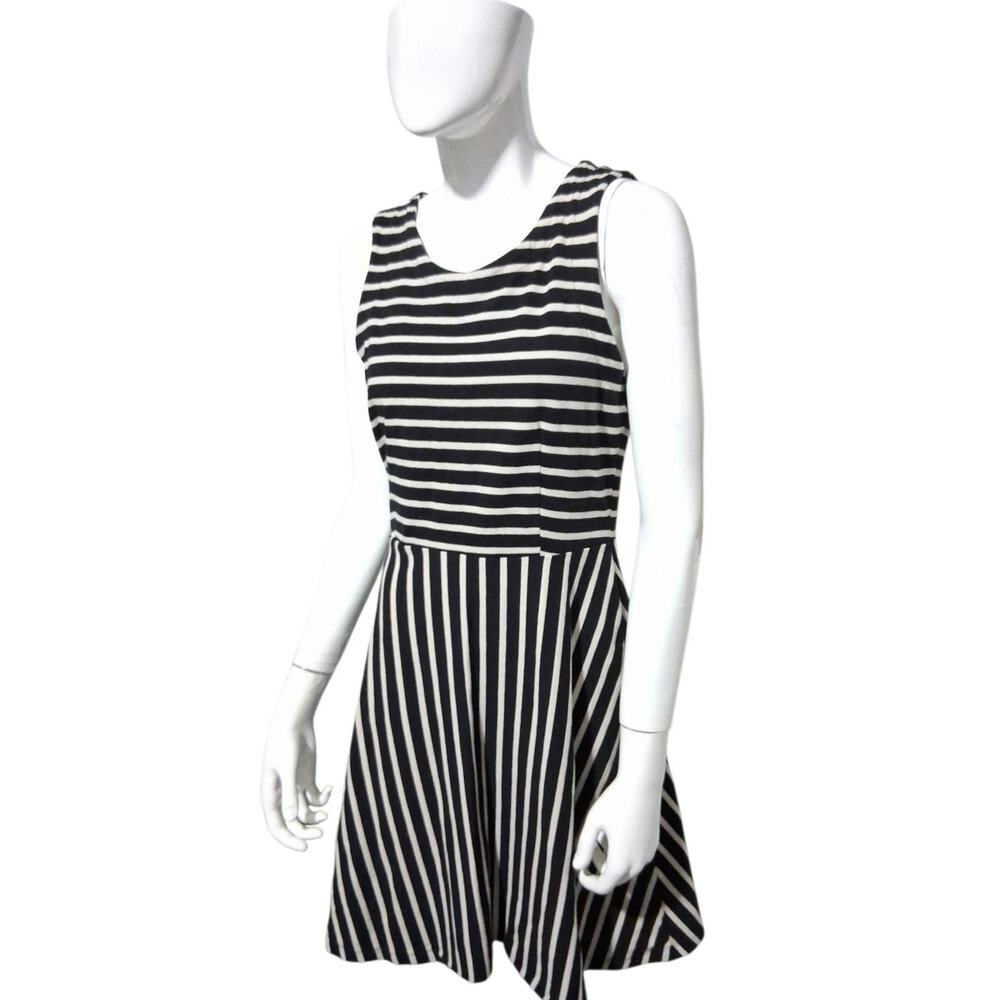 Old Navy Classic Women's size Medium‎ Striped Sleeveless Cotton Casual Dress